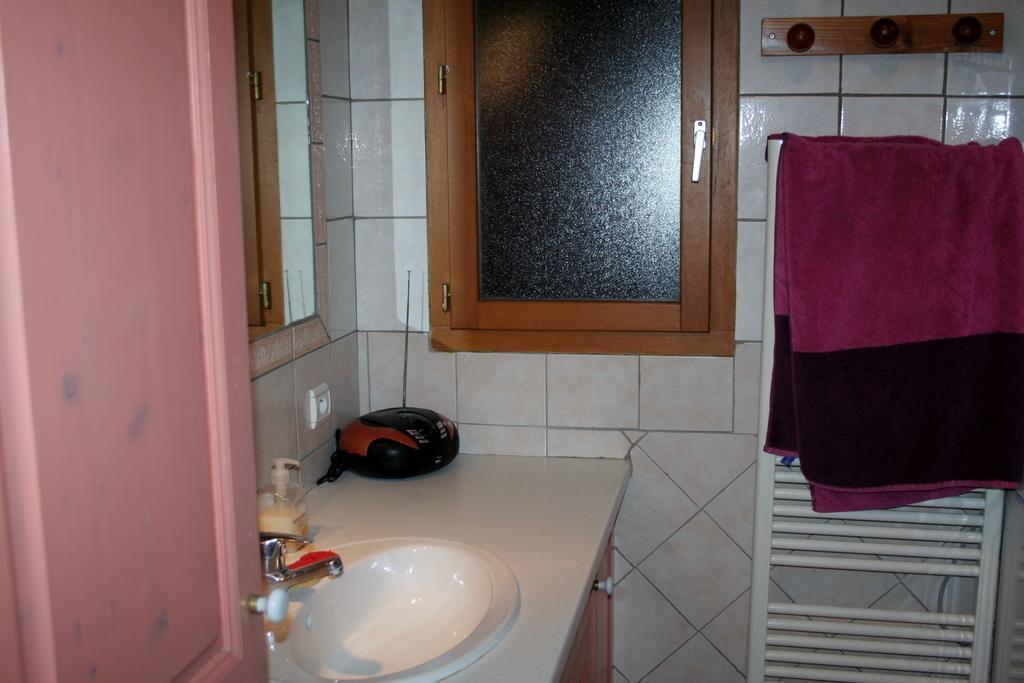 Chambre D'Hotes "Les Crets" Mercury-Gémilly Rum bild