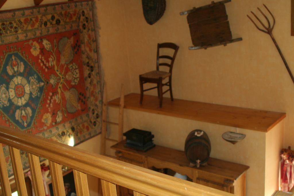 Chambre D'Hotes "Les Crets" Mercury-Gémilly Exteriör bild