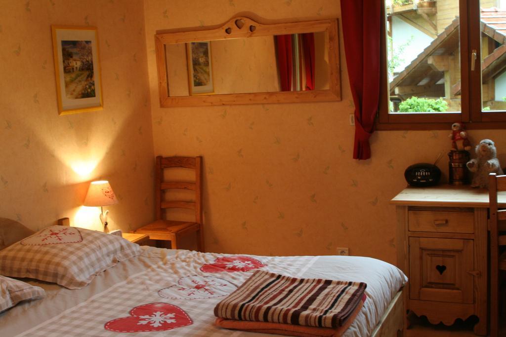 Chambre D'Hotes "Les Crets" Mercury-Gémilly Exteriör bild