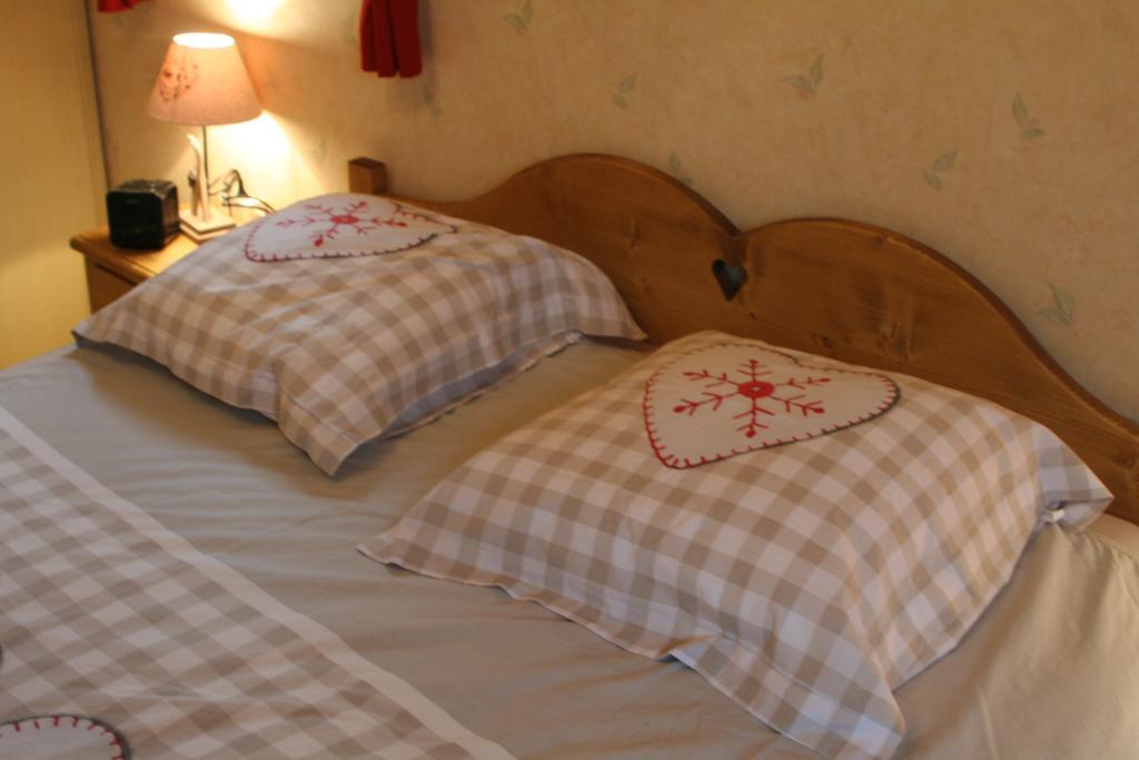 Chambre D'Hotes "Les Crets" Mercury-Gémilly Exteriör bild